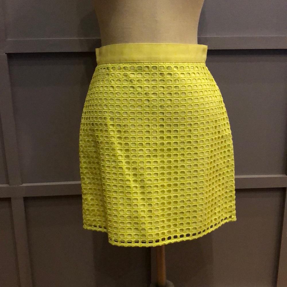 Ann Taylor LOFT chartreuse shift skirt sz 2P